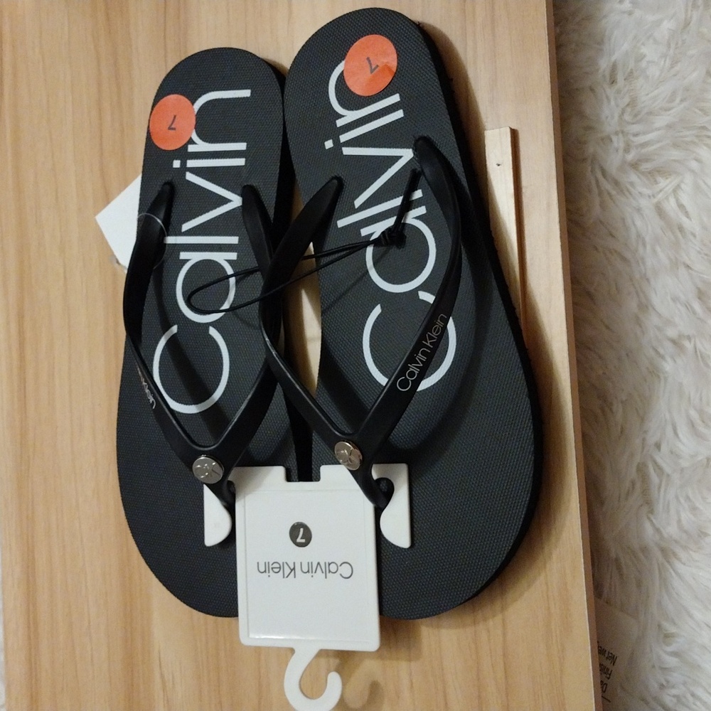 Calvin Klein Black Salya Flip Flops Women's Size 7 🆕 - Picture 2 of 4